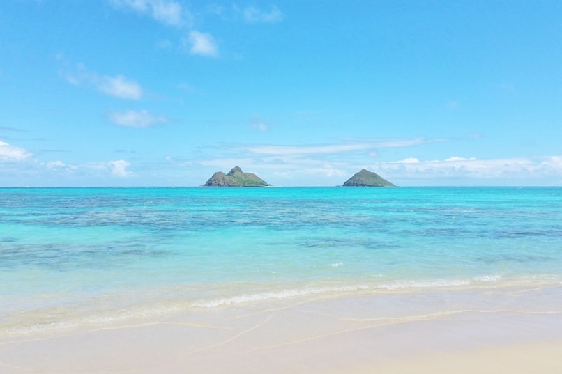 2 weeks in Oahu Hawaii itinerary - 14 days in Oahu - lanikai beach to see mokulua islands. windward east oahu. Oahu on a budget without a car. Hawaii travel blog