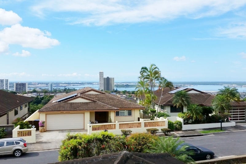 2 weeks in Oahu Hawaii itinerary - 8 days in Oahu - where to stay. airbnb near airport, near pearl harbor. Oahu on a budget without a car. Hawaii travel blog