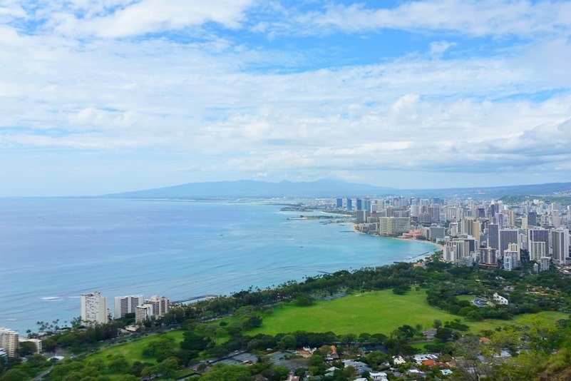 Things to do in Honolulu. Best things to do in Oahu. diamond head hike, near waikiki and honolulu. Hawaii travel blog.