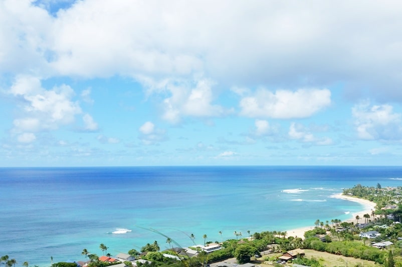 Best hikes on Oahu. Ehukai pillbox hike. north shore hikes. best hiking trails in Oahu. Hawaii travel blog