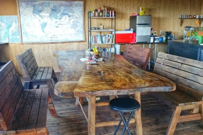 Airbnb in Puna Hawaii, in kalapana. common area with kitchen and dining. Where to stay on the Big Island. Hawaii travel blog