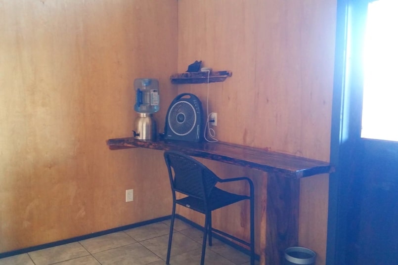 Airbnb in Puna Hawaii, in kalapana. private room. desk. Where to stay on the Big Island. Hawaii travel blog