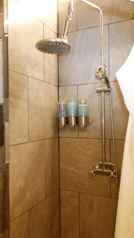 Airbnb in Kalapana, in Puna Hawaii. bathroom shower. Where to stay on the Big Island. Hawaii travel blog