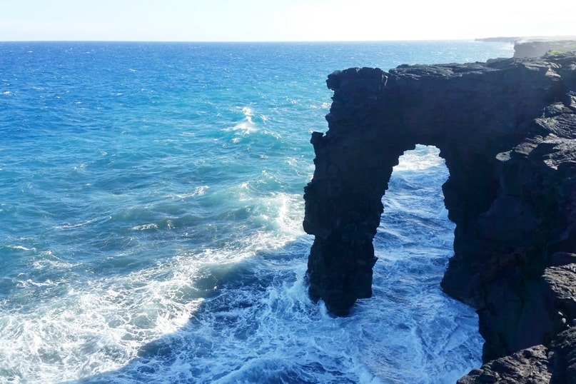 Airbnb in Puna Hawaii, in kalapana. holei sea arch on chain of craters road in hawaii volcanoes national park. Where to stay on the Big Island. Hawaii travel blog