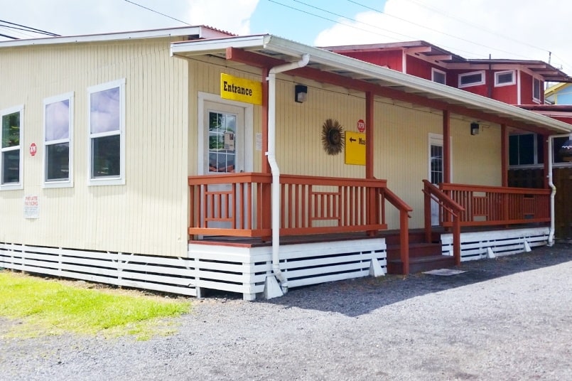 Airbnb in Puna Hawaii, in kalapana. best things to do in puna - kalapana to lava zone pahoa museum. Where to stay on the Big Island. Hawaii travel blog