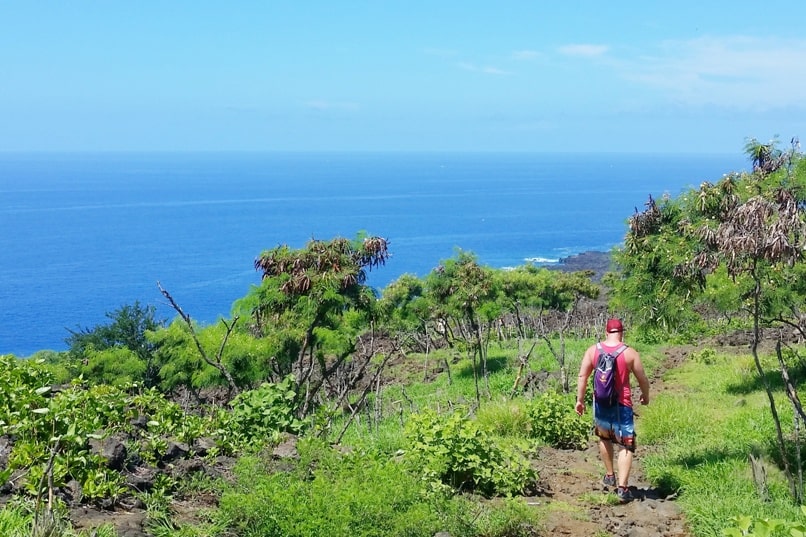Best things to do on the Big Island Hawaii. captain cook monument trail hike. Hawaii travel blog