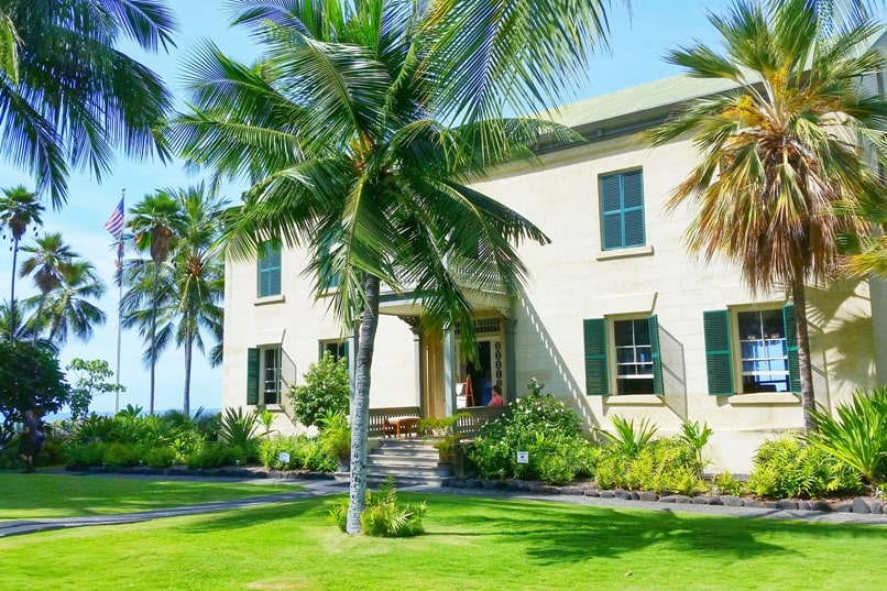 Hawaii state parks on the Big Island - Hulihee Palace. Places to visit on Big Island. Hawaii travel blog