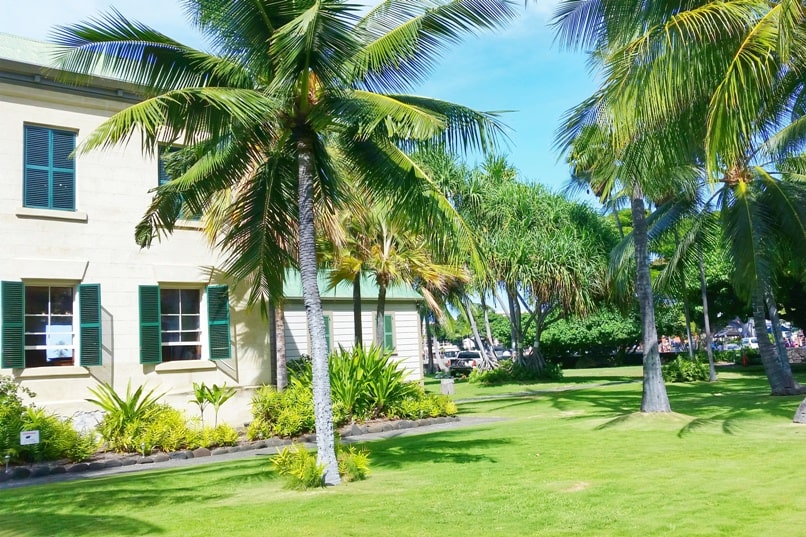 Hawaii state parks on the Big Island - Hulihee Palace. Places to visit on Big Island. Hawaii travel blog