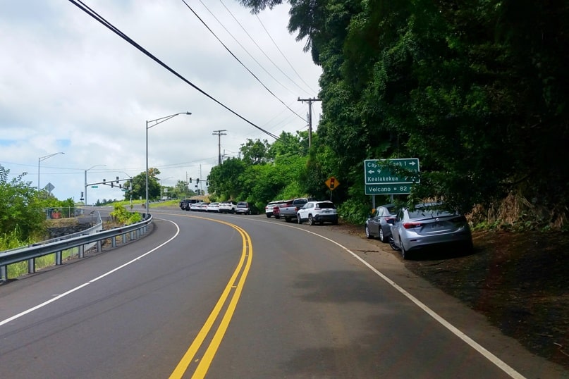 Street parking near Captain Cook monument trailhead. Where to park for captain cook hike. Big Island Hawaii travel blog