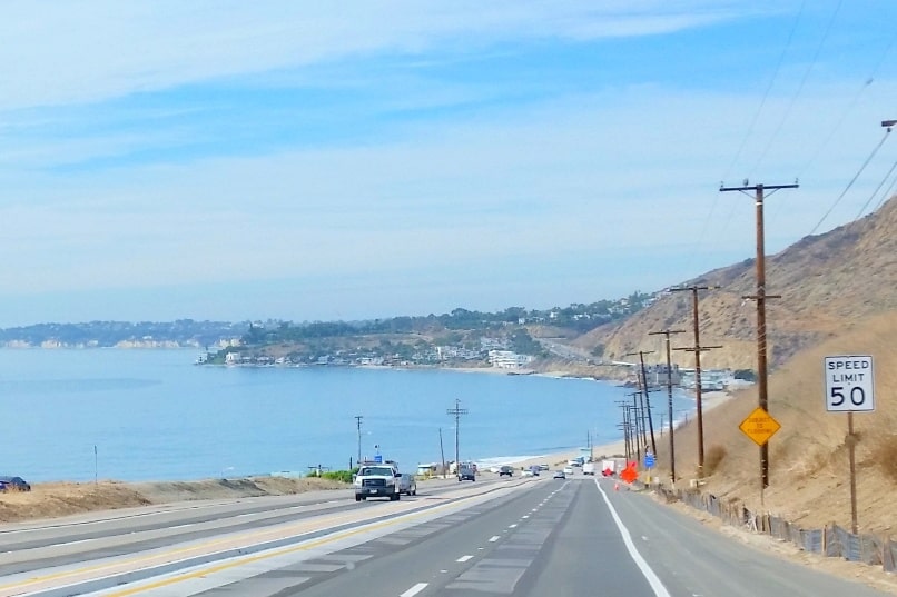 One day trip to Malibu without a car. Getting around Malibu by bus from LA or Santa Monica to Malibu on Pacific Coast Highway PCH. day trip from Los Angeles LA Santa Monica. California travel blog
