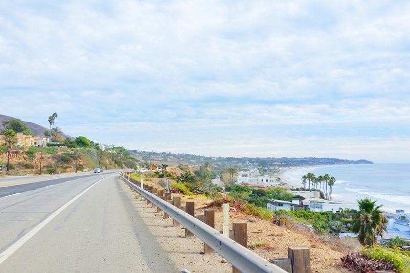 Day trip to Malibu without a car. How to spend one day in Malibu itinerary from Santa Monica or from LA Los Angeles. Getting around Malibu by bus. Pacific Coast Highway PCH. California travel blog