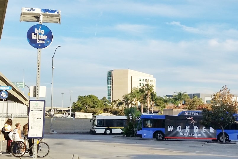 Los Angeles Airport LAX to Santa Monica. big blue bus stop. how to ride the big blue bus in LA. California travel blog
