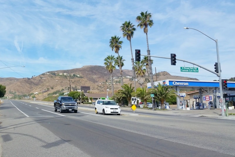 One day trip to Malibu without a car. Getting around Malibu by bus from LA or Santa Monica to Malibu on Pacific Coast Highway PCH. day trip from Los Angeles LA Santa Monica. California travel blog