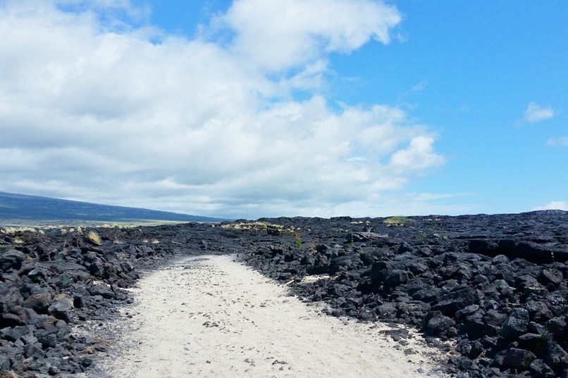 Mahaiula Beach trail hike. Mahai'ula Bay. Best beaches on the Big Island. Best things to do in Kona. Kekaha Kai State Park. White sand beach. Big Island Hawaii travel blog