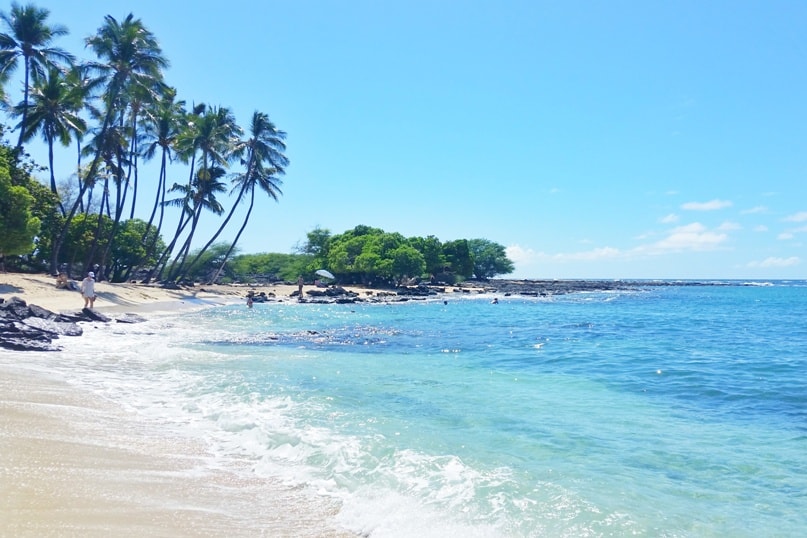 Mahaiula Beach. Mahai'ula Bay. Kekaha Kai State Park. White sand beach, Best beaches in Kona. Big Island Hawaii travel blog