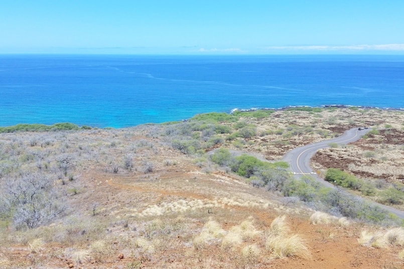 Puu Kuili hike trail in Kekaha Kai State Park near white sand beaches. Best hikes in Kona. Big Island Hawaii travel blog