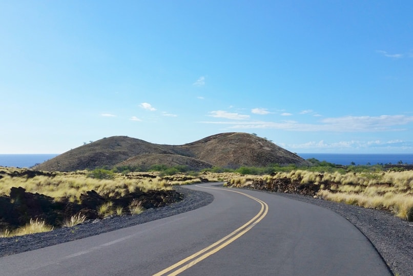 Puu Kuili hike - how to get there to start of trail. cinder cones. Kua Bay scenic drive road at Kekaha Kai state park. Big Island Hawaii travel blog