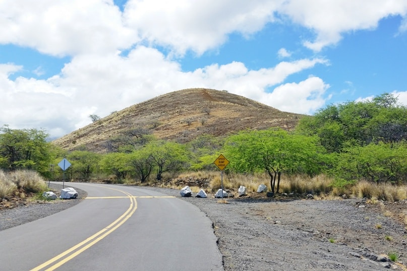 Puu Kuili hike - how to get there. walk to start of trailhead. Big Island Hawaii travel blog