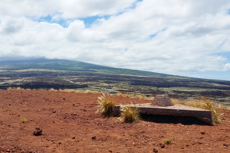 Puu Kuili hike trail in Kekaha Kai State Park. Best hikes in Kona. Big Island Hawaii travel blog