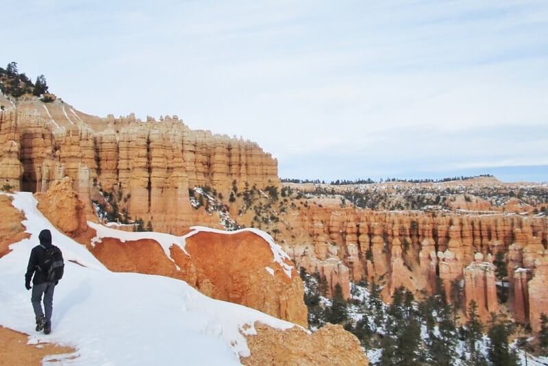 Arizona Utah road trip itinerary with Southwest US national parks. Best things to do in winter in Bryce Canyon National Park: fairyland loop hiking trail day hike. United States travel blog