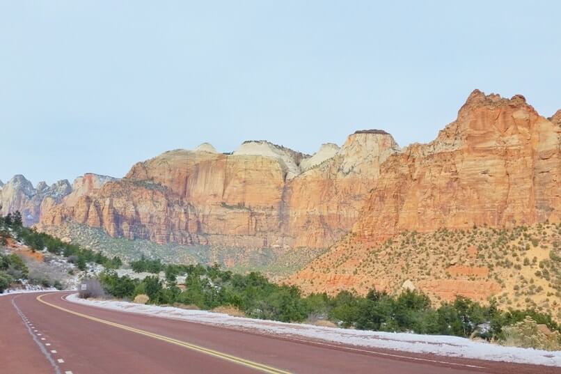 Arizona Utah road trip itinerary with Southwest US national parks. Best things to do in winter in Zion National Park: zion scenic drive viewpoints. United States travel blog