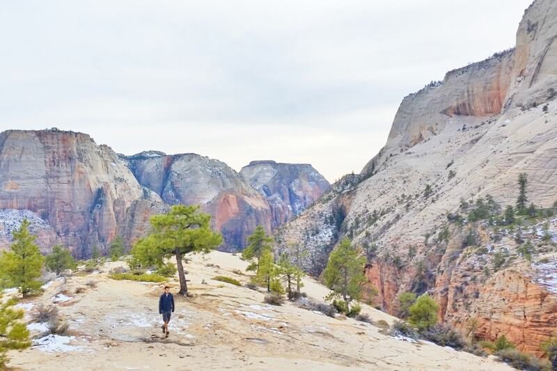 Arizona Utah road trip itinerary with Southwest US national parks. Best things to do in winter in Zion National Park: west rim trail from scouts lookout day hike. United States travel blog