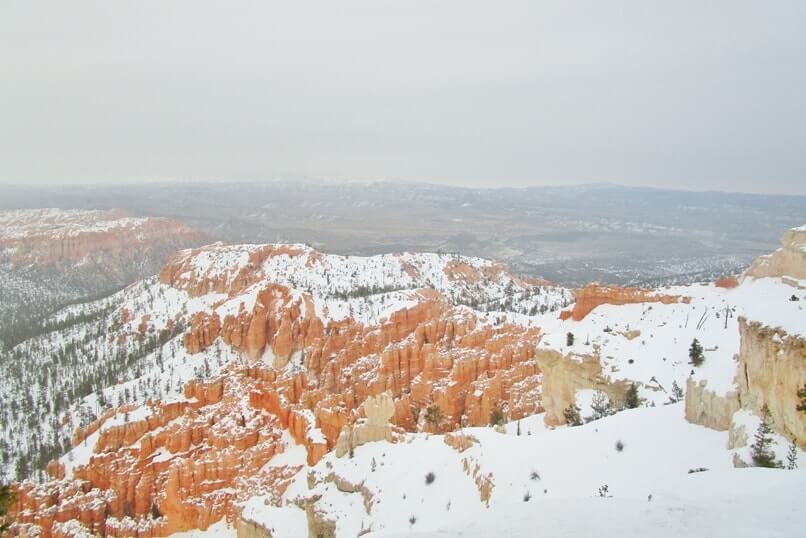 Bryce Point in winter. trail to bryce point overlook. best things to do in bryce canyon national park in winter. Utah travel blog