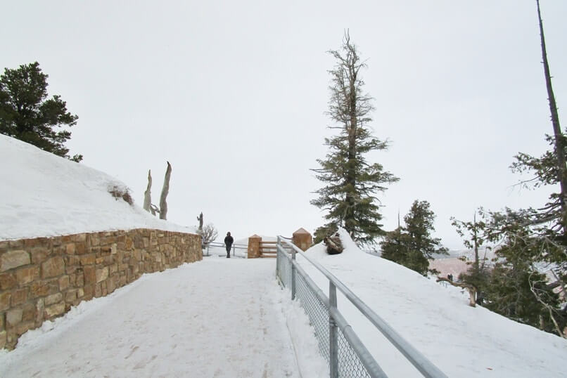 Bryce Point in winter. trail to bryce point overlook. best things to do in bryce canyon national park in winter. Utah travel blog