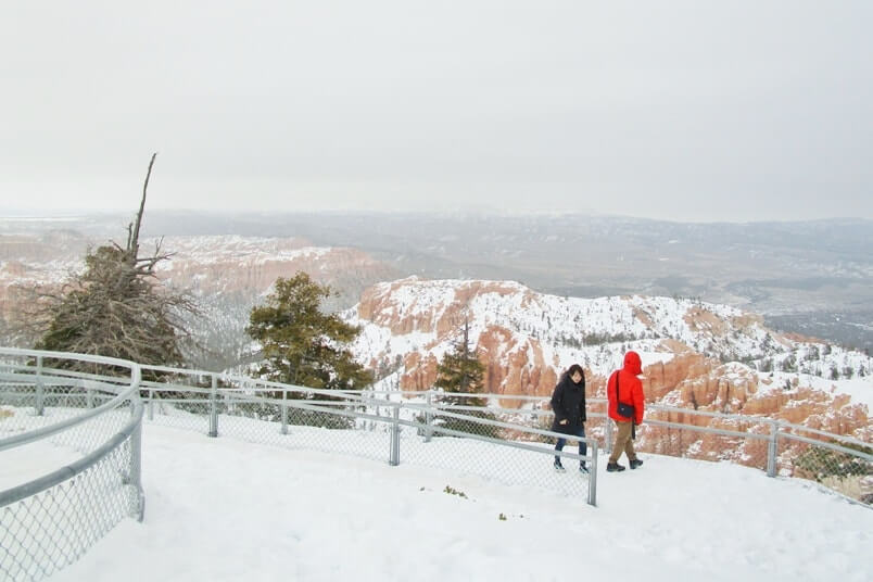 Bryce Point in winter. trail to bryce point overlook. best things to do in bryce canyon national park in winter. Utah travel blog