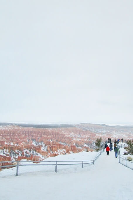 Bryce Point in winter. trail to bryce point overlook. best things to do in bryce canyon national park in winter. Utah travel blog