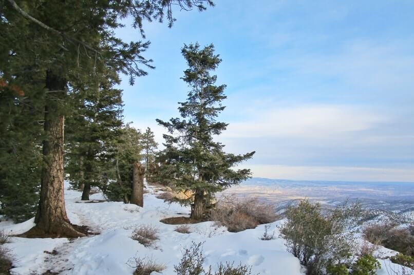 Farview Point to Piracy Point in winter. Best short and easy winter hikes in Bryce Canyon. Best viewpoints in Bryce Canyon National Park drive. Utah travel blog