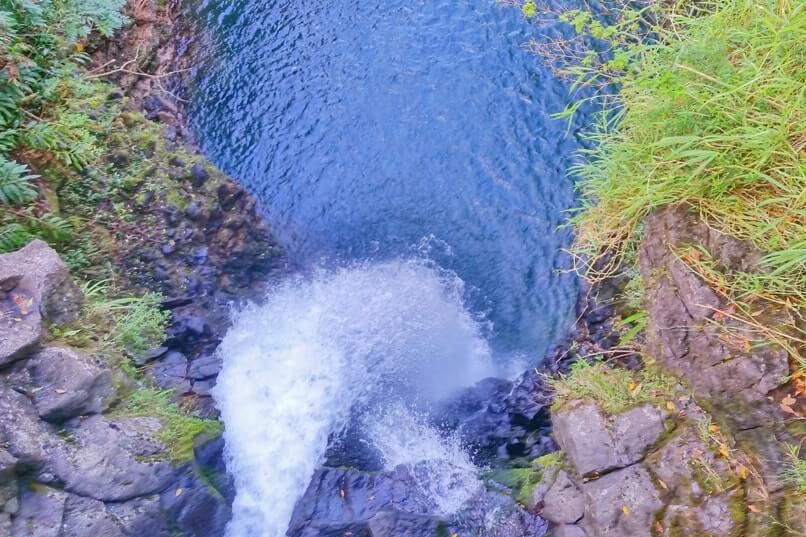 Makapipi Falls to see waterfalls from above. Best Road to Hana waterfalls in Maui. Road to Hana stops mile marker. Hawaii travel blog