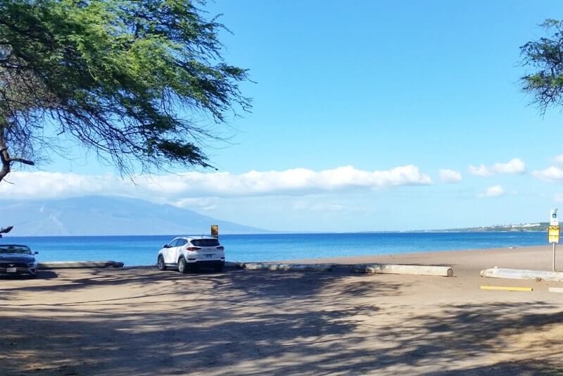 Driving to Oneuli Beach. Makena State Park parking lot. Maui Hawaii travel blog