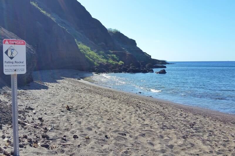 Is Oneuli Beach safe. dangers and safety. Maui Hawaii travel blog