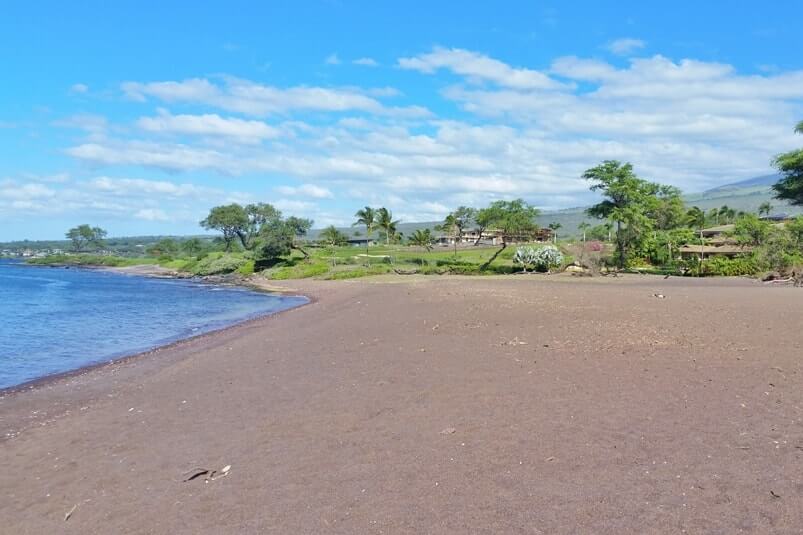 Oneuli Beach. Best beaches in Maui. Makena State Park. Hawaii travel blog