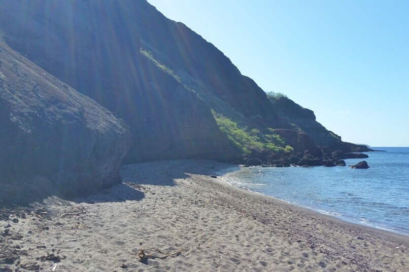 Oneuli Beach. Best beaches in Maui. Makena State Park. Hawaii travel blog