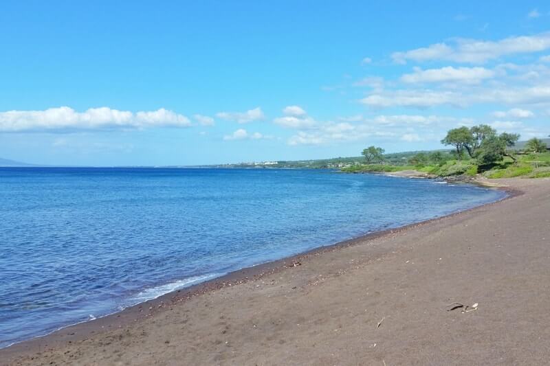 Oneuli Beach. Best beaches in Maui. Makena State Park. Hawaii travel blog