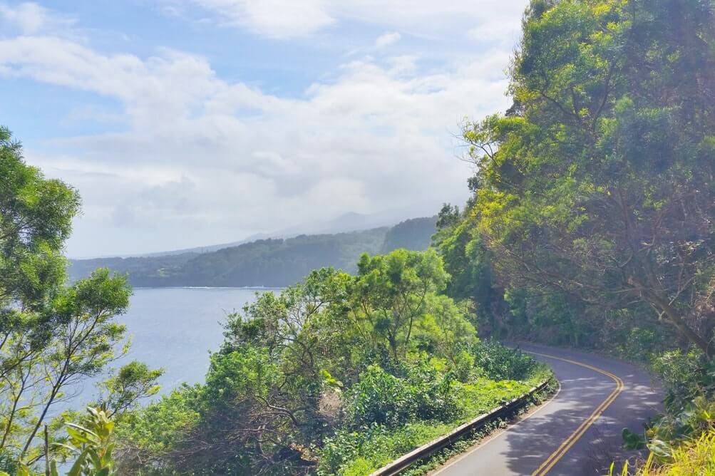 Best things to do in Maui Hawaii: road to hana. hana highway. Maui Hawaii travel blog