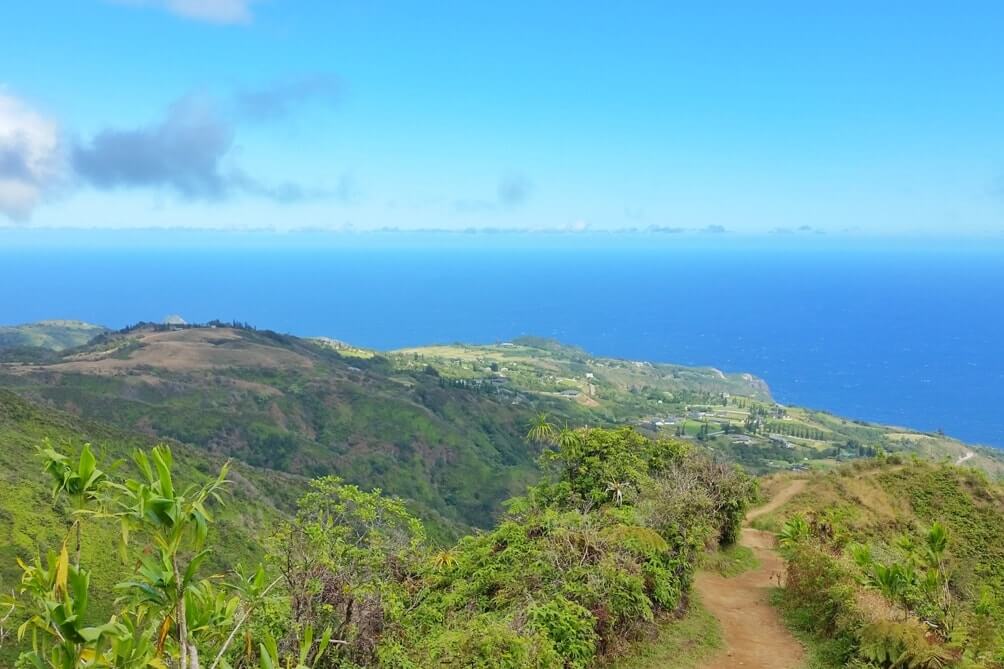 Best West Maui hike: Waihee Ridge Trail. Best hikes in Maui. hiking trail for one day in Maui. Hawaii travel blog