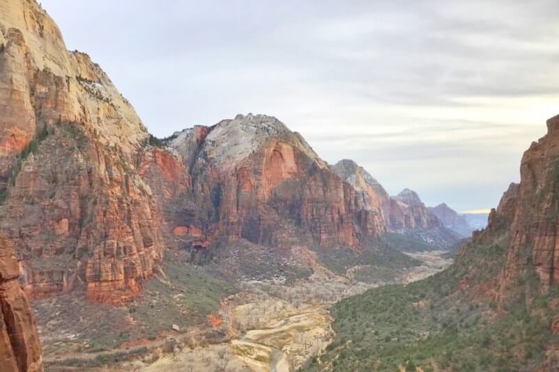 Best things to do in Zion National Park. Is one day Zion itinerary worth it. How much time. best drives. best hikes. Utah national parks travel blog