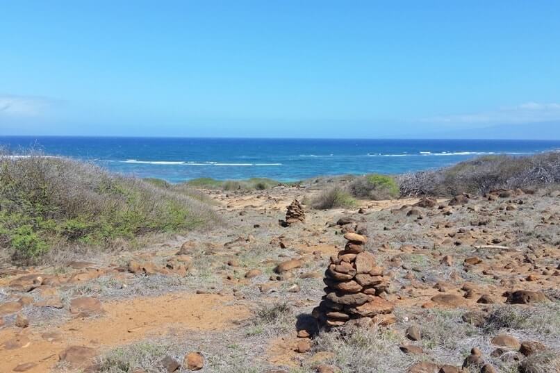 Poaiwa coastal hiking trail to see petroglyphs in Lanai. Lanai Hawaii travel blog