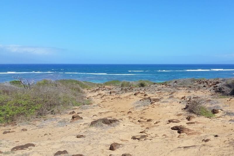 Poaiwa coastal hiking trail to see petroglyphs in Lanai. Lanai Hawaii travel blog