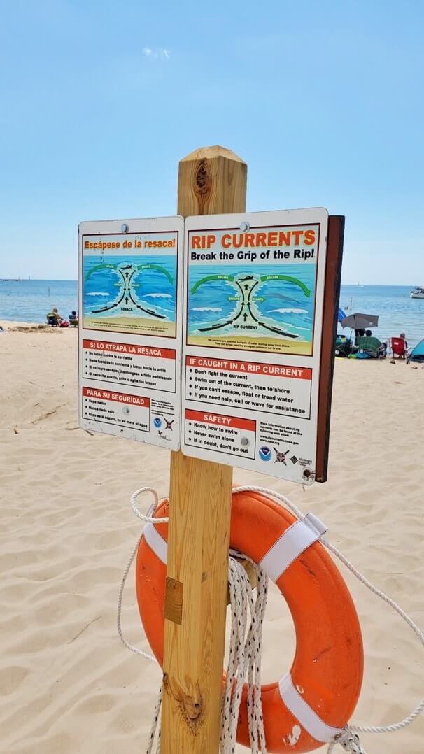 Safety tips for Lake Michigan beach in Muskegon State Park - rip currents