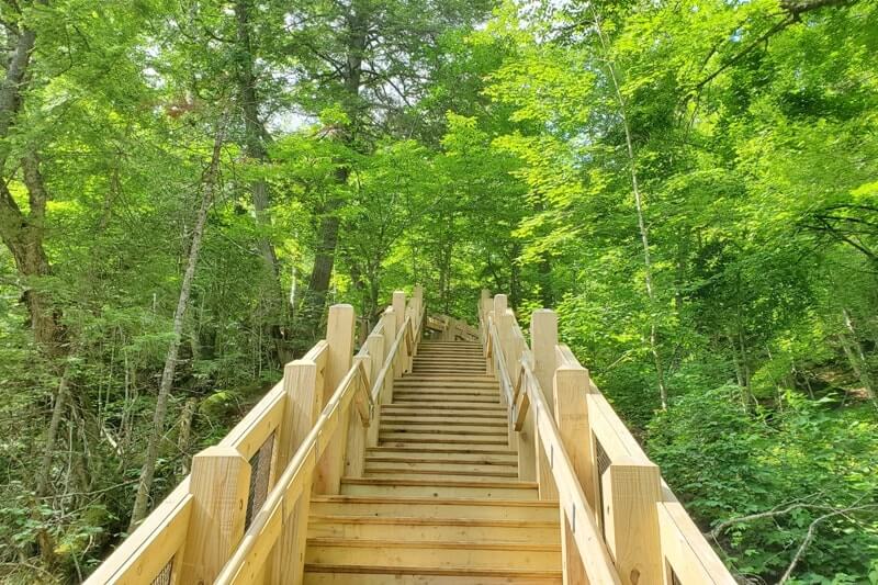 Laughing whitefish falls hiking trail. Best waterfall hikes in UP upper peninsula Michigan. Michigan travel blog