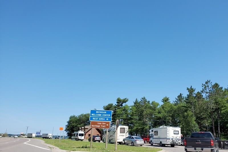 Munising to Marquette drive, things to do: michigan visitor center in marquette. Lake Superior circle tour, UP road trip. Michigan travel blog