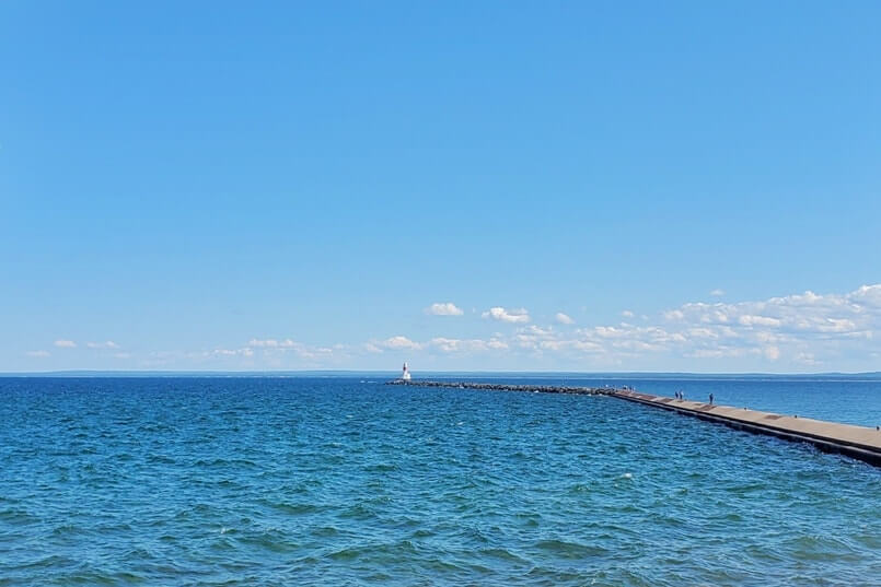 Munising to Marquette drive, things to do: Presque Isle Park. Lake Superior circle tour, UP road trip. Michigan travel blog