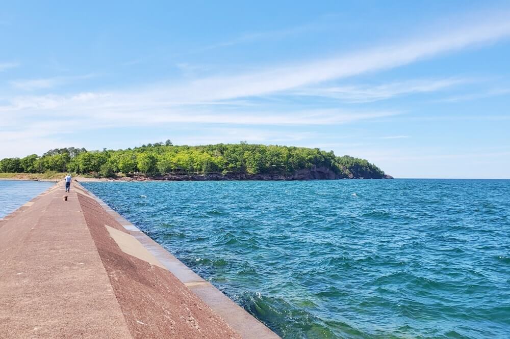 Munising to Marquette drive, things to do: Presque Isle Park. Lake Superior circle tour, UP road trip. Michigan travel blog