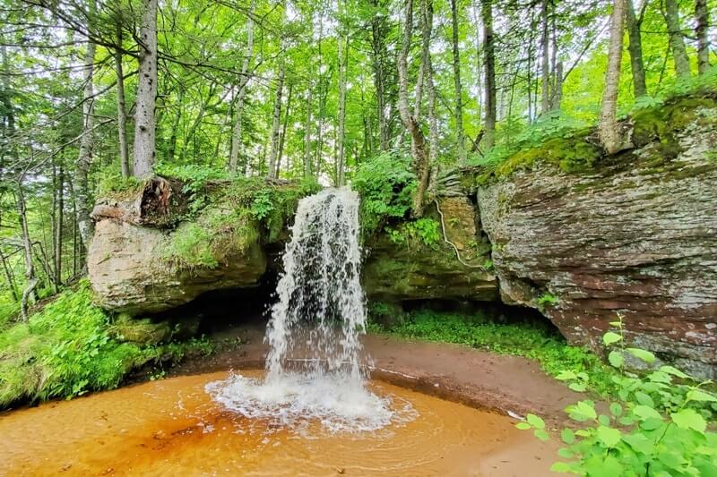 Munising to Marquette drive, things to do: scott falls roadside waterfalls. Lake Superior circle tour, UP road trip. Michigan travel blog