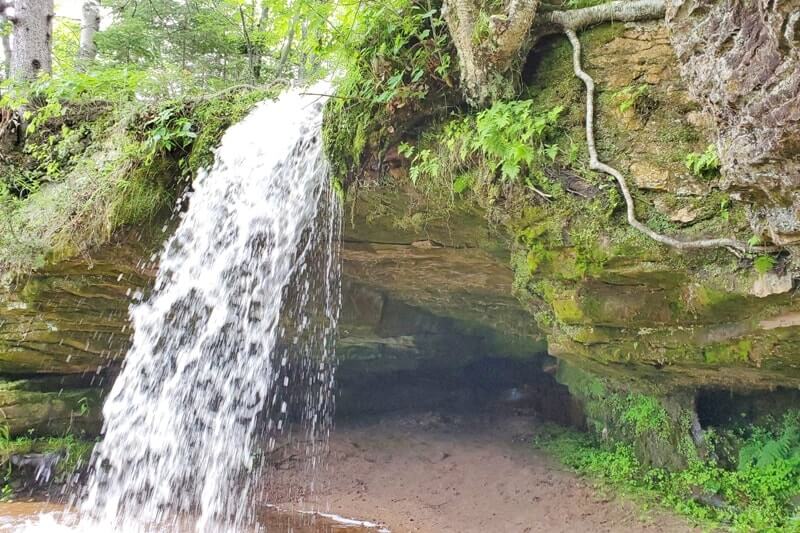Munising to Marquette drive, things to do: scott falls roadside waterfalls. Lake Superior circle tour, UP road trip. Michigan travel blog