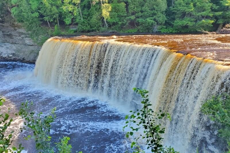 Tahquamenon Falls Upper Falls: Best waterfalls in UP Upper Peninsula Michigan. Things to do in Tahquamenon Falls State Park. Michigan travel blog